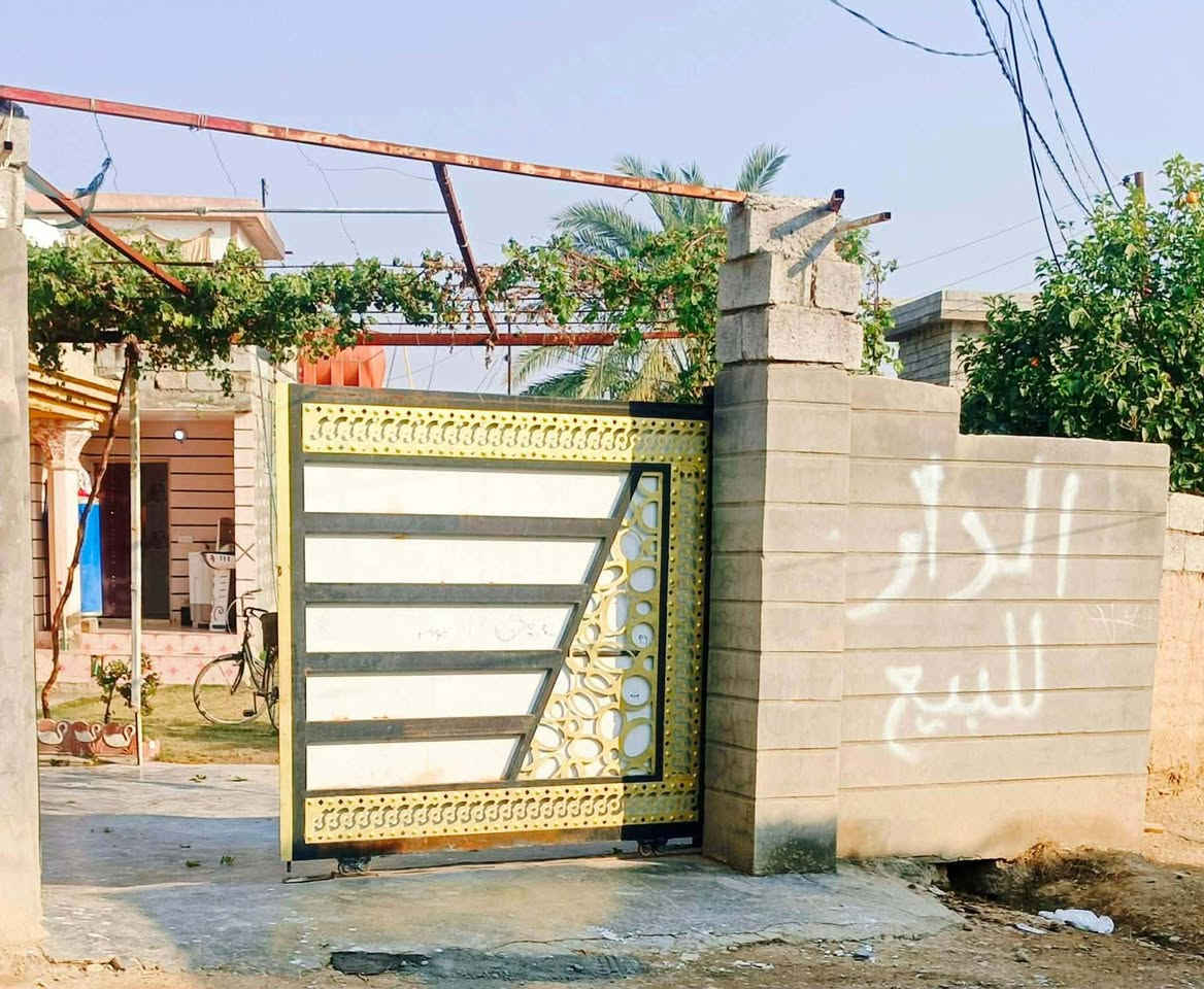 السلام عليكم ورحمة الله 
دار لليبع... 

الموقع قريه نوفل. خلف جامع الهدايه. 
مساحه الدار 300 متر. 

البيت كامل مع حديقه واسعه.. 
مراجعة صاحب الرقم *********** / ابو عبد
