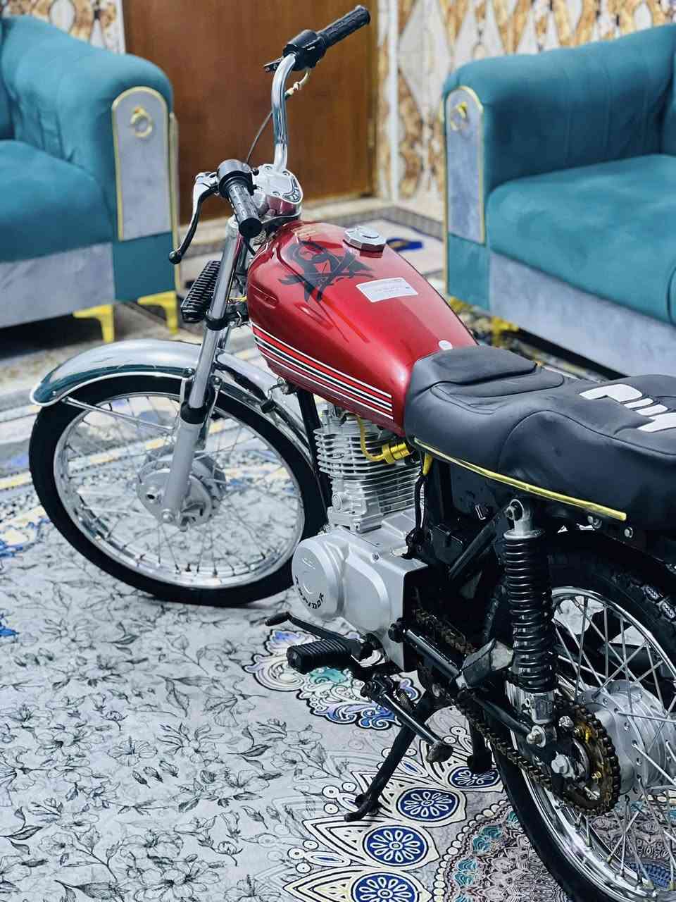 شاصي 2014 احمد شهاب اوراق اصولي. 

محرك مامفتوح 

دراجه كفاله عامه مبيها نقص برغي. 

مكان محاويل ناحيه الامام.  

هـ ***********

السعر 700 بية مجال
