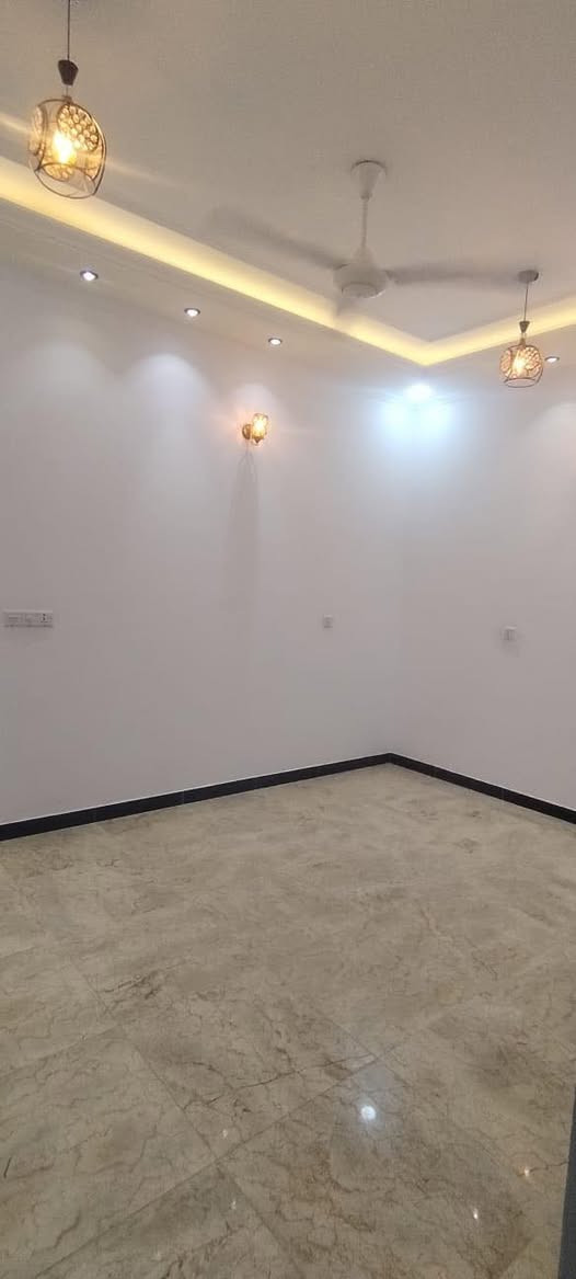 شقق للايجار زيونة محلة 716  كل شقة 100م كل شقة تحتوي 2 غرفة نوم استقبال مطبخ يوجد مصعد في البناية
***********
اتصال او واتساب
