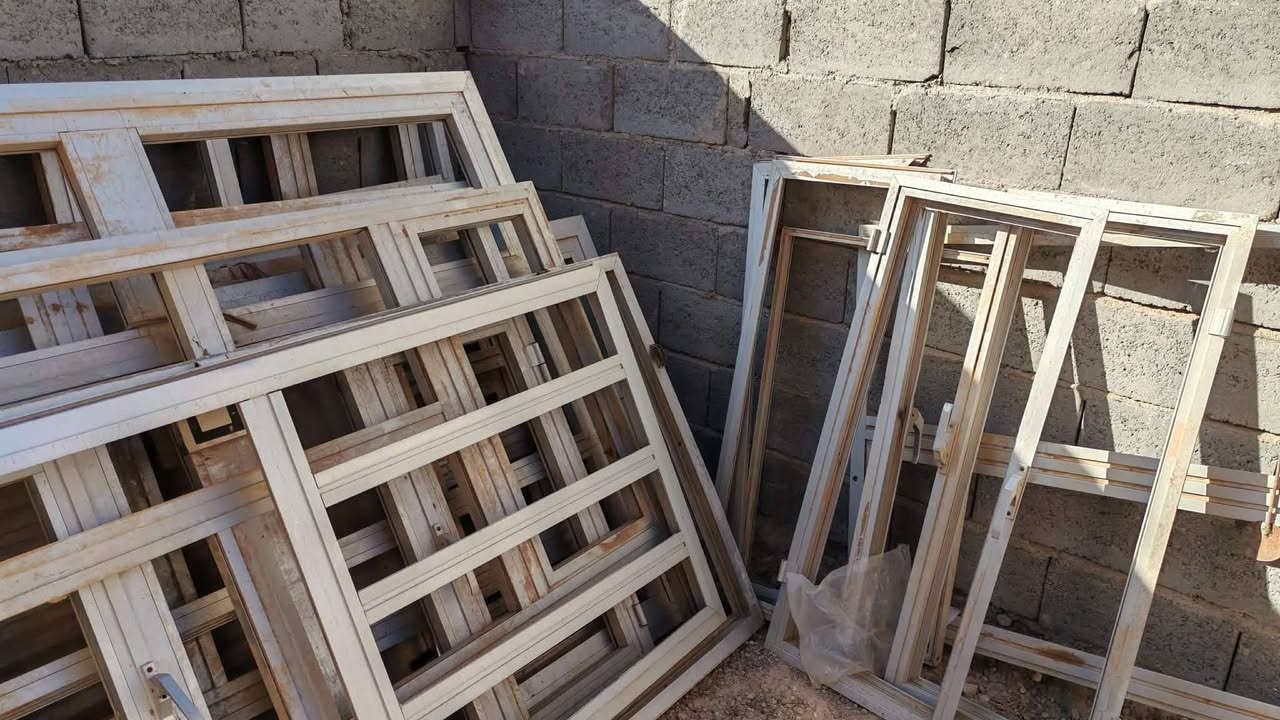 السلام عليكم ورحمة الله وبركاته
مكلــــــف بالنشــــــر
تانكي سعة ٣٥٠٠
ما مستخدم بعده جديد
1.باب المنيوم عدد 5قياس 1*2
2.شباك المنيوم عدد4قياس 1.50*1.20
3.شباك المنيوم عدد 1 قياس 2*1.20
4.شباك المنيوم عدد 1قياس 1.20*1.20
5.باب صاله المنيوم عدد1قياس 2*1.50
ملاحظـــــة / البوب والشبابيك ما مستخدمات لكن كانن بمخزن، 
 صناعة الفلوجة المنيوم اصلي

التواصل فقط على هذا الرقم غير متواجد على الفيس 
***********
