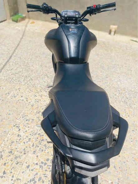 سلام و عليكم للبيع FZS ياماها 2024 مكينه 150cc ال دراجه نضيفه و جديده ماشيه 8000 فقد. ما مضروبه ابد شلخه ما بيها.  بس ال دراجه كلك ما بيها اوراق بس مكاتبه. بيها تزويد صالنصه و ال ثيل ال وره. السعر مليونين و 150و بيها مجال تجي تفحص و تروح 
***********بيع فقد السماوا
