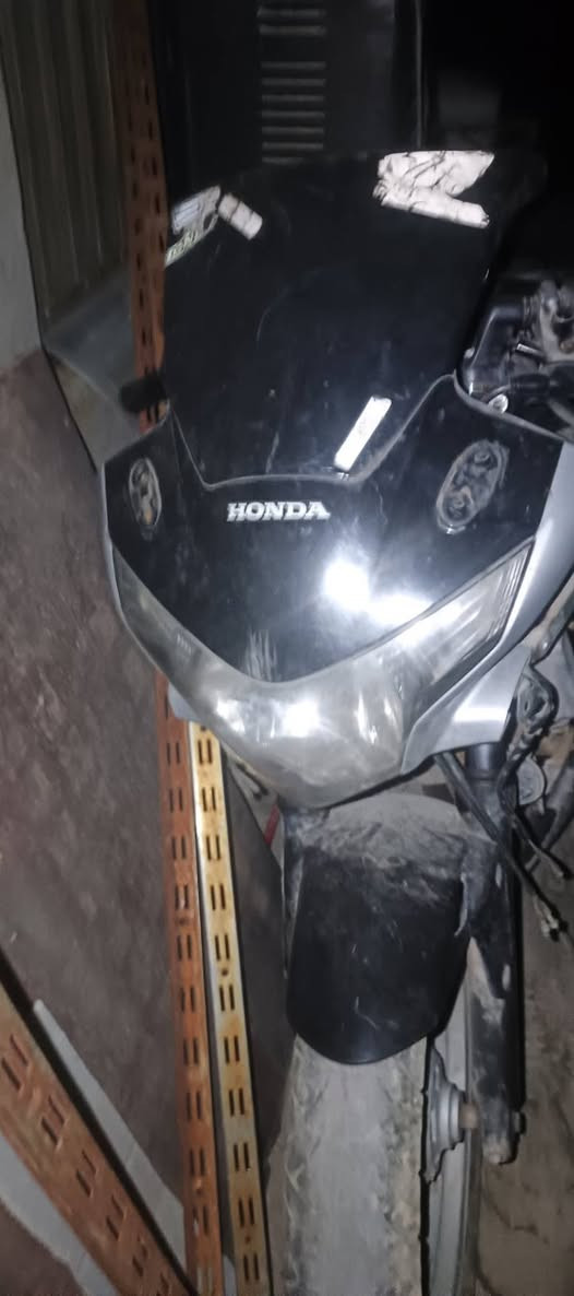سلام عليكم كوم حديد
دراجه بطح ربع للبيع اسمهه Honda CBR250r

موديل2011

الدراجه متروكه صارلهه شهر فصختهه و تركتهه و مالي واهس اصلحهه النقص إلي بل مكينه ملف و ضفيره و عقل و باتري ضفيرتهه القديمه موجوده مكينتهه ناعمه و ما مفتوحهه

السعر 300اسعر مكاني بغداد الدوره عرب جبور أو البعيثه

 و بيهه مجال تفيد تعمير لو مال لعب الرقم *********** أخيك إذا مو شراي مو تكسر بل سعر
