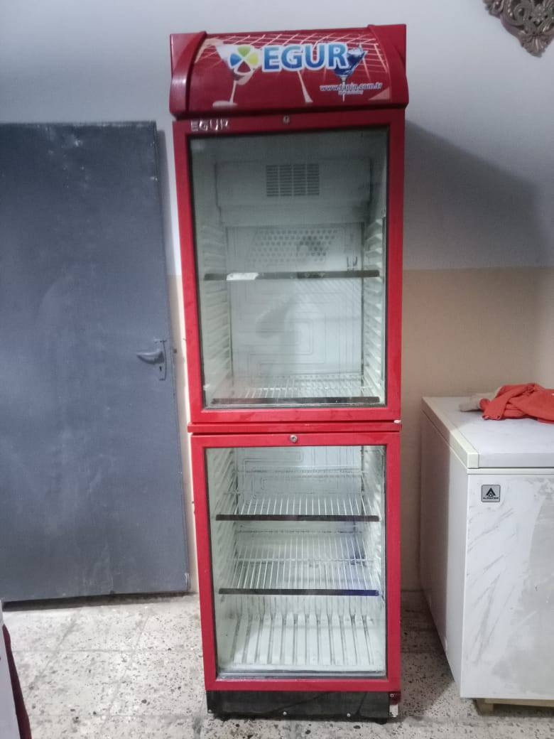 السلام عليكم يوجد لدينا مجمده حجم صغير وبراد مال اسواق مكاني حله سياحي للاستفسار عله  هاذه الرقم ***********
