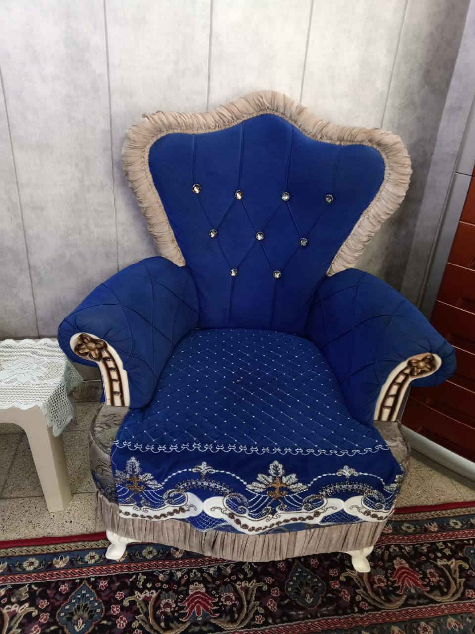 تخم عشر مقاعد للبيع ب٣٠٠
***********
