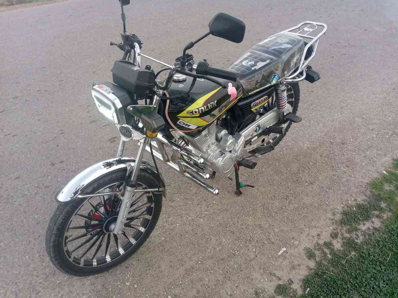 ياالله
السلام عليكم ورحمه الله وبركاته 

ايراني سولنك ابو الختم الاصلي للبيع نضافه كدامك 

لون مميز اسود ⚫

سويج واحد + سويج تانكي اثنين 

محرك 150

موديل 2024

صالنصه كاتم 

متواجد خاص 
او اتصل على لارقام 

***********
***********

مكاني الصكلاويه
