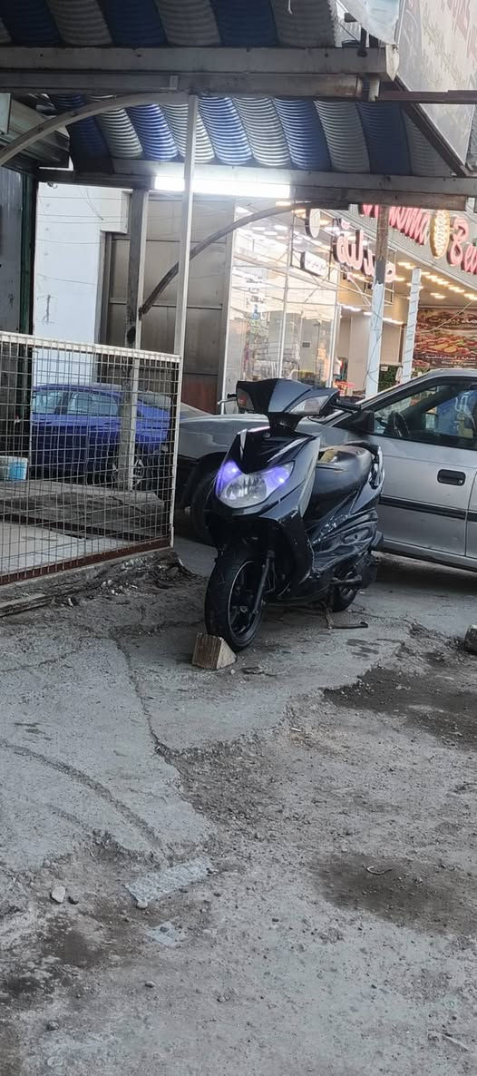 دراجه سكنس فحل الدراجه خير من الله وما متعوبه بس بيها نواقص بسيطه يعني مثل دبلاات دكم لايت وهورن ولكيجات طفن فجئه الدراجه عارضها 550وبيها مجال مكان الزعفرانية ‏‪***********‬‏ وهاذا رقمي لتواصل
