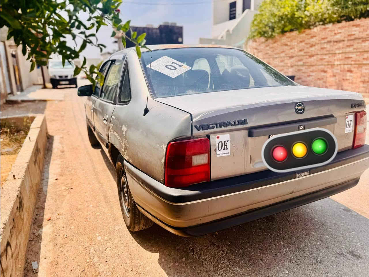 أوبل فكتراء موديل1991 محرك 18 رقم كروك  سنويه موازي صاقطه 21 شرط تحويل دفتر بنزين بي كير محرك شرط عنوان كركوك بنجاء علي بدون ضرب سعر 34$ بي مجال قليل رقم هاتف ***********
