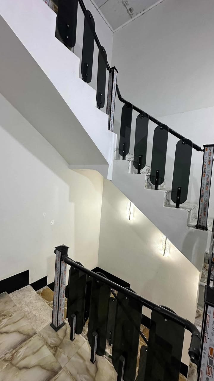 للبيع دار 150 متر واجهة 7.5 على حديقة طابقين حديث ❤️🏡
العنوان حي الوفاء 📍
يحتوي على 4 غرف نوم 
السعر 235مليون وبي مجال 

***********
