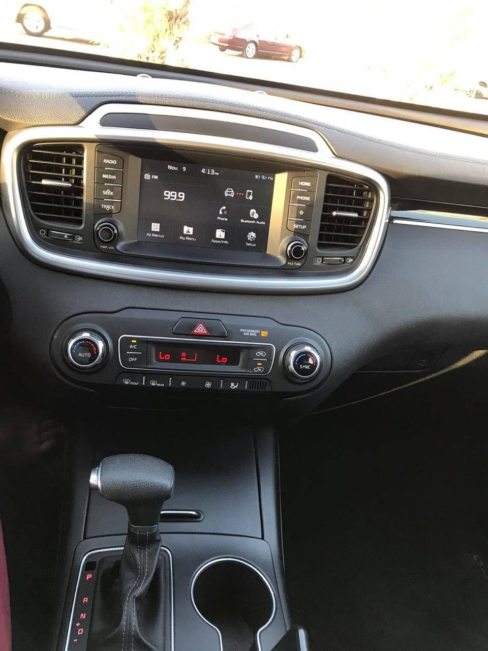 سورنتو 2019 أمريكي سيارة جديده فورويل 6 سلندر قطعتين تبريد منفصل 7 راكب رادار جانبي كرسي سايق كهرباء شاشة كأمره تحديد مسار قطعتين صبغ أرباك برده فقط التواصل *********** مكان سياره بغداد
