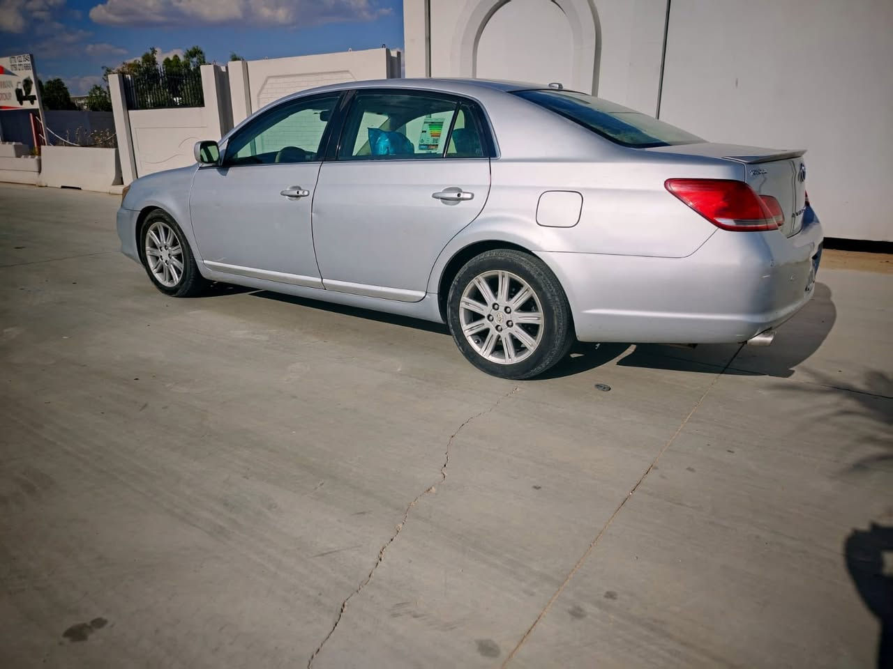 ✨ للبيع | Toyota Avalon Limited 2007 خليجي ✨
🚘 Limited (فول مواصفات)

✅ محرك مشدود موديل 2012
✅ السيارة بحالة ممتازة
✅ صبغ 4 قطع فقط بدون أي دواخل
✅ بامبر أمامي وخلفي كبس
✅ أوراقها كاملة وباسمي شخصياً
✅ شرط التحويل للمشتري
✅ سنوية نافذة لغاية 2028
✅ هزة جديدة
✅ مزودة ببطاقة بنزين

سيارة مريحة، ناعمة بالسواقة، ومحافظة على حالتها بشكل ممتاز، جاهزة للاستخدام مباشرة بدون أي مصروف.

💰 السعر:105$
🔹 المجال بسيط للجادين فقط

📍 موقع السيارة: كركوك

📞 للاستفسار فقط، واتساب متواجد على الرسائل.***********
