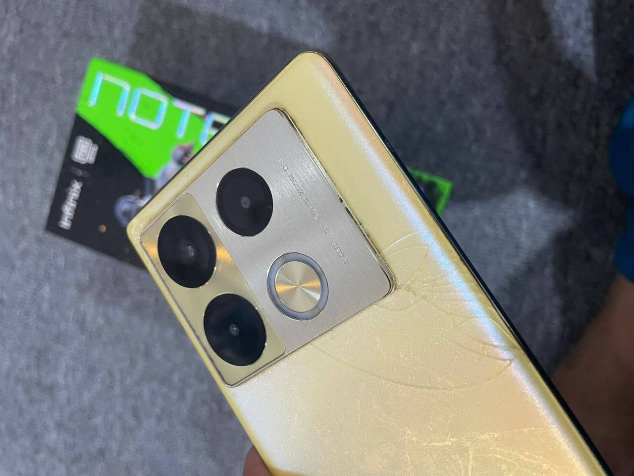 انفنكس نوت 40 برو 
الذاكره ٢٥٦
الرام ٨+٨  =١٦
شحن سريع ٧٠ واط 
كامره ١٠٨ ميكا 
ويا كارتونه وشاحنه اصليه ٧٥ واط

بي فطر بل باب بس جديد الجهاز 

العنوان الكوفه التواصل فقط وتساب موجود رقم الهاتف 
/***********

السعر بل خاص الشري بي خير و يتدلل
