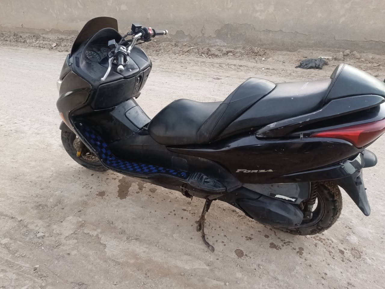 سلام عليكم شباب دراجه فورزه صفر 8 للبيع دراجه حلوه ونظيفه شلعتها تخبل كهربائيات كلها شغاله دراجه حلوه شتريتها وماعرفلها ف اريد ابيعها سعر 550وبيها مجال للستفسار ***********
