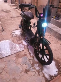 حجم ٢٠ • بطاريات جديدة • قفل بصمتين