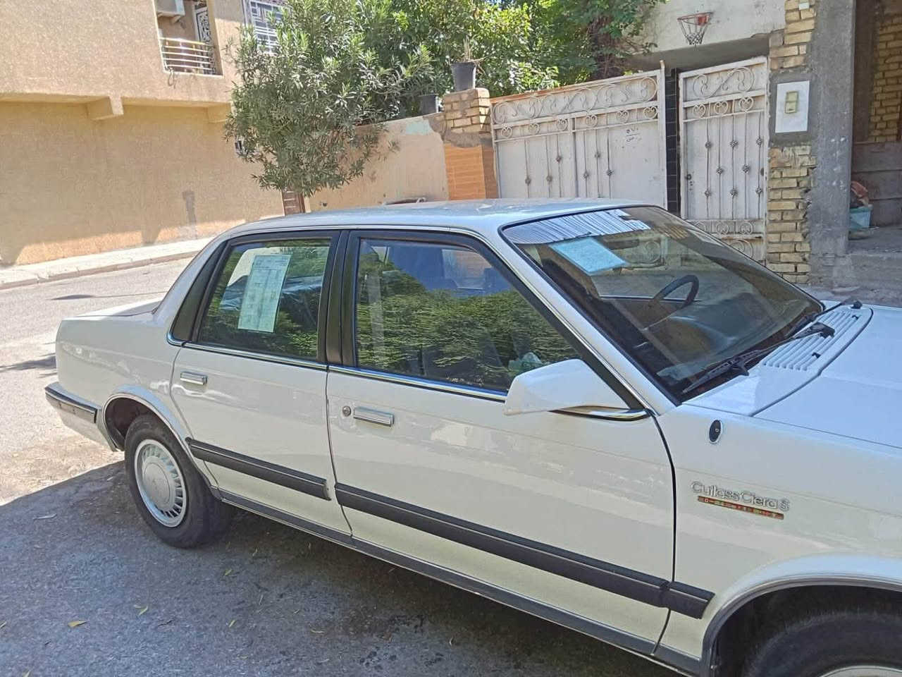 اعادة نشر بسبب الوعود الكاذبه
اولدز موبيل 1990 كفاله من الضربه فقط مصبوغه عام اثر جراد وصورها قبل الصبغ موجوده السياره كلشي بيها بلاد وشغال تبريد ثلج كير محرك خير من الله السياره ما بيها نقص واحد حداديه وصدر امامي خلفي دبلات كله حديد قبل سبوعين بدلتهن السياره بسمي سعر 65وبيها مجال تواصل فقط هل رقم ما متواجد عل فيس 
***********
