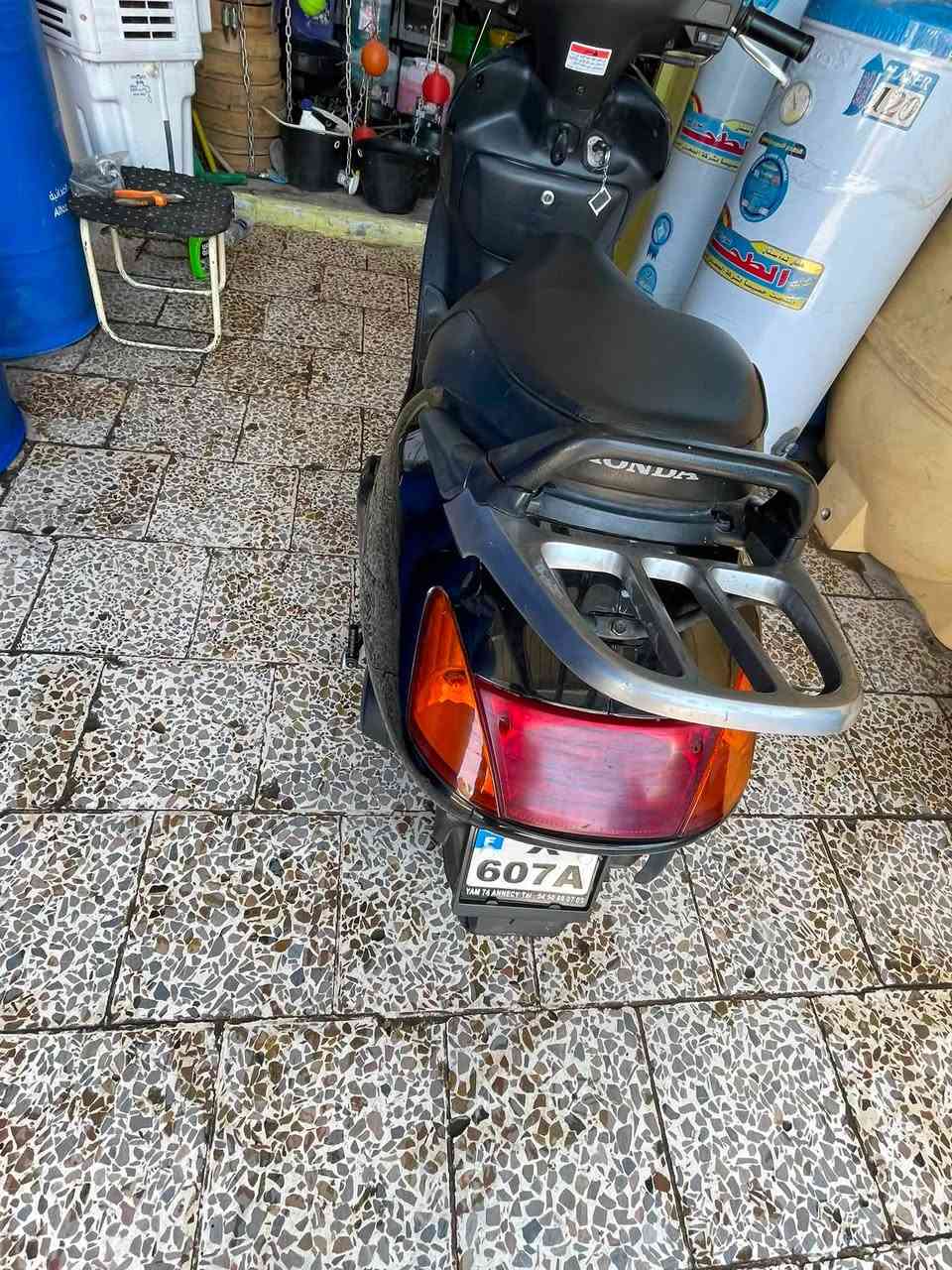 سلام عليكم دراجه سبيسي للبيع جديده لوك مكينه وكهربائيات كلها شغاله تخم تاير كفرات اصليه دراجه اني مآخذها من رمبه بعدها جديده مكاني جميله سعرها ٩٧٥وبيها مجال 
***********
