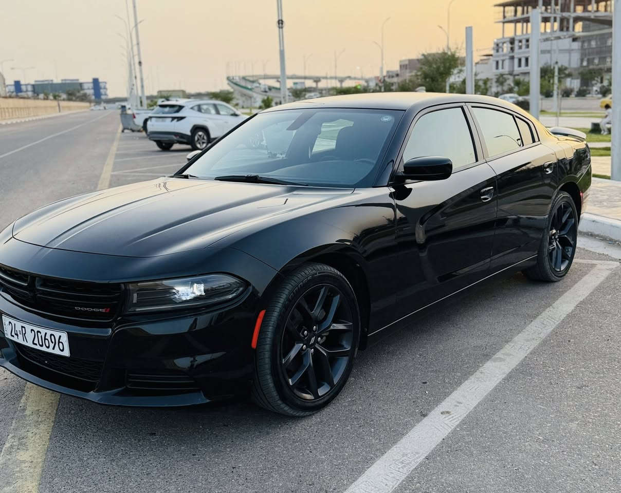 السلام عليكم
جارجر SXT موديل 2023 بلاك توب اصل
ماشيه 52 الف 
وارد أمريكي بدون حادث داخله تقرير عطل كهربائي 
ما مفتوح بيها برغي السياره جدا جديده وجاهزه بالفحص طلع بيها 4 قطع بخ امريكا بدون معجون وبدون فتح 
مواصفات  
تشغيل عن بعد 
شاشه كبيره وبعد مواصفات معروفه 
تحويل او وكاله بشرط زوج تاير جديد 
السعر 255 وبيها مجال 
البصرة /الطويسة
***********

