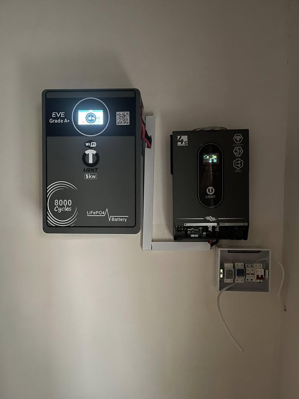 #شركة الشهم للطاقه الشمسيه

‏‎💥تم نصب طاقة شمسية 

‏‎✨متوفرة الآن أجود أنواع المنظومات :
‏‎⚡ المنزلية
‏‎⚡التجارية
‏‎⚡الزراعية  يتوفر 20 حصان 30 حصان  40 حصان 50 حصان 

‏‎✅بامكانك تشغيل اجهزة التبريد ✨
‏‎✅فولتية ثابتة ٢٣٠ فولت ✨
‏‎✅كهرباء مستمرة بدون انقطاع ✨
‏‎✅تشغيل تلقائي عند انقطاع الكهرباء ✨

‏‎المكونات  

‏‎⭐️ بطاريات #ليثيوم 10 كيلو واط عدد 1 تمتاز هذه البطاريات بقدرة تفريغ #ل80٪ من سعة البطارية وعدد #دورات 6000 دورة بعمر افتراضي 15 سنة
‏‎⭐️الواح شمسية  سعة  585 واط وجهين (Bifacial) نوع N- type  16باس بار 
‏‎⭐️قواعد حديد مغلون ✨
‏‎⭐️اسلاك خاصة بالتيار المستمر DC ✨
‏‎⭐️اسلاك خاصة بالتيار المستمر DC✨
‏‎⭐️قواطع خاصة بالتيار المستمر DC ✨
‏‎⭐️توصيلات MC4 ✨
‏‎⭐️اجهزة الحماية✨
‏‎ــــــــــــــــــــــــــــــــــــــ
‏‎#للتواصل والاستفسار اكثر يرجى الاتصال عبر الارقام التالية
***********
***********
