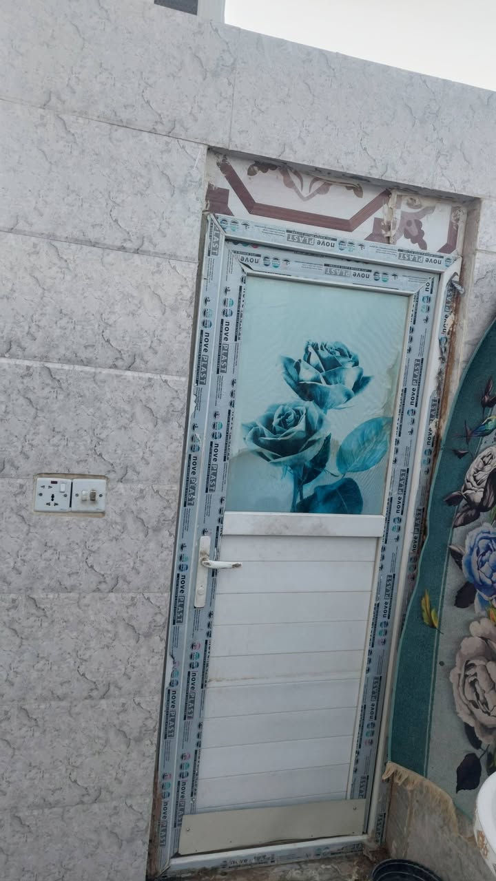 بيت زراعي للبيع 100م بناء طابوق نهروان صب كونكريت غرفتين وصالة ومطبخ واستقبال وصحيات عدد 2 ومكشوفة 60 مليون شارع 8م للاستفسار ***********
