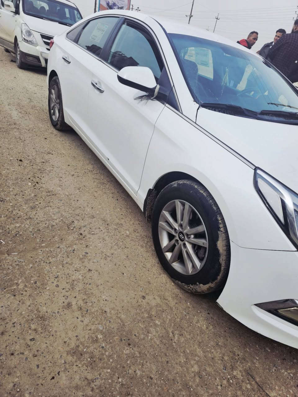 سوناتا مديل 2016 وارد امريكي سعر ١٢٥  وبيه مجال مكان سياره ديوانيه بيه جاملغ وبينيد فقط وسونار مرفق مع منشور
***********
