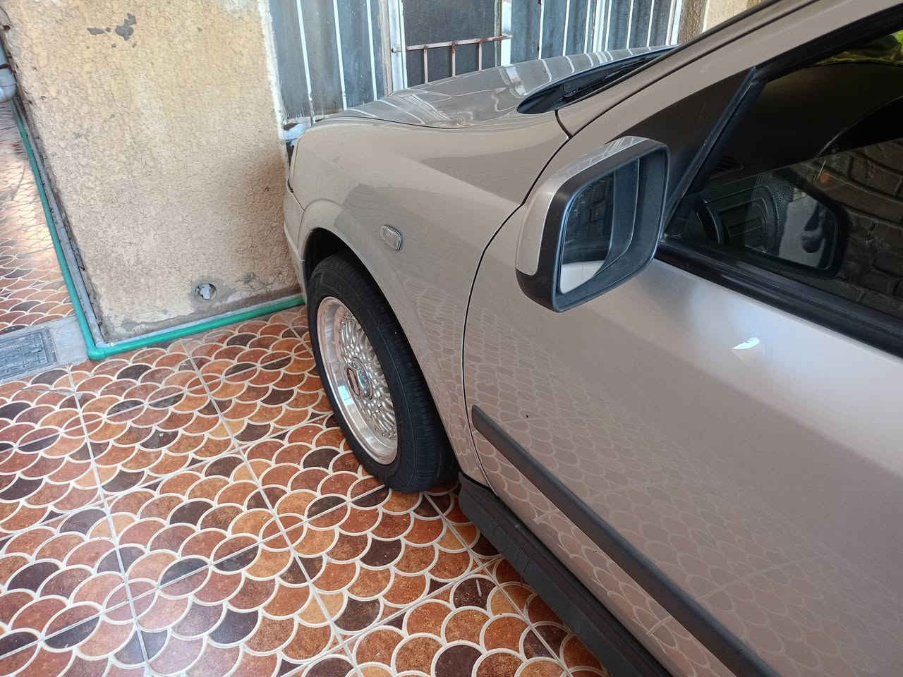 اوبل استرا 2002رقم بغداد باسمي مكفولة كفاله عامه من الضربه والصبغ والتبديل والسونار مرفق بالمنشور.بيه جرد بالقماره والبنيد بسيط
حداديه امامي خلفي ودرايم شفت ستوني مبدلهن تخم تاير ويل كب رياضي كهربائيات على وضع الشركه تبريد ثلج تدفئه شغاله مكفوله من قطرة اخياس بيه فقط لاستيك ولف مكاني ديوانيه قضاء عفك *********** السعر 60
