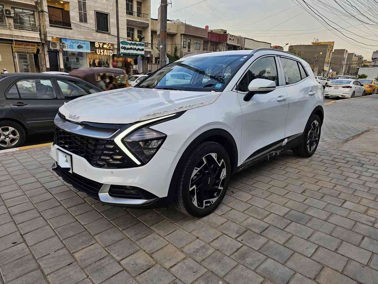 السلام عليكم 
سبورتج للبيع
موديل 25 رقم بغداد
فول كامل قماره حديد
ماشيه 1300 km فقط
كراسي سايق و راكب كهرباء
صندوق خلفي كهرباء
سبير ويل كب جبير مع عدة كامله 
بردة خلفيه
نقاط عمياء
حساس مطر
حساسات امامي خلفي + كاميره خلفيه
تبريد مناخين منفصل
ضمان الدوليه
السياره لحد الان بدهن الشركه 
+ اربع تبديلات دهن مجاني بالشركه
السياره على وضع الشركه
السعر  ٣٣،٨٠٠،٠٠٠  مليون دينار
للتواصل الاتصال على الرقم
***********
