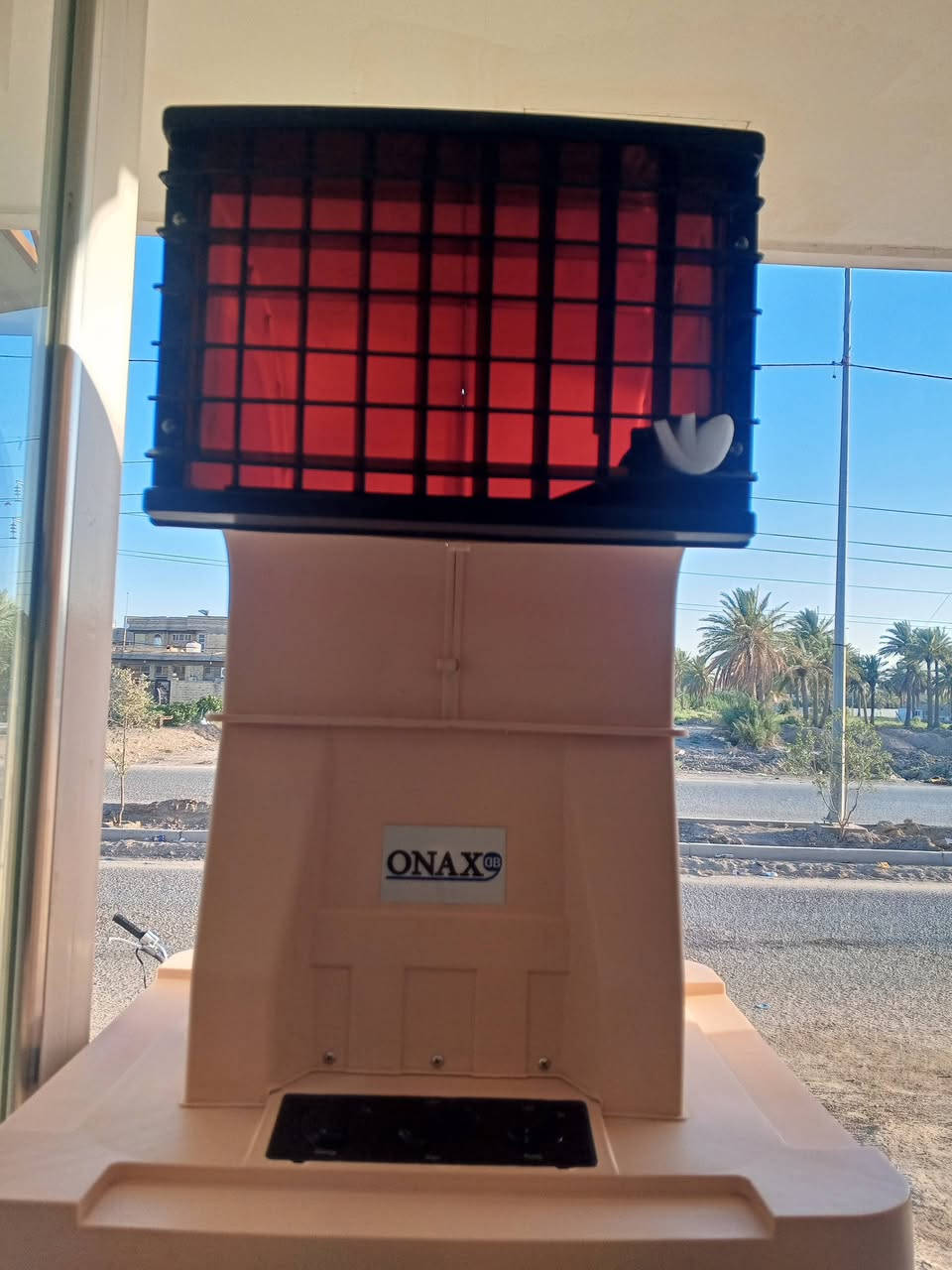 السلام عليكم للبيع مبرده ONAX الاصليه حجم وسط مبرده استخدام قليل باعتبار جديده سعر الجديده ب650 الي مايعرف نوعيته يساله عليه هواه ثلج مكان كبير او صغير تستخدم 
السعر البيع ب 500 
مكاني بابل القاسم 📍
استفسار خاص او ***********📱
