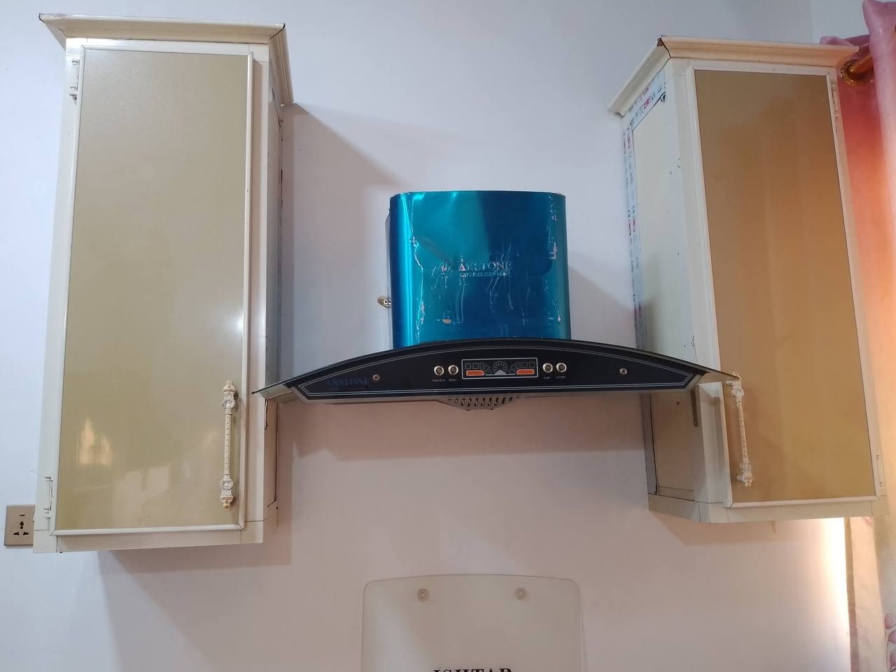 السلام عليكم كاونتر تفصال للبيع  نضيف الشراي خاص السعر 600 العنوان الشعب نهايت الفورتات قرب الجامع المحترك
***********
