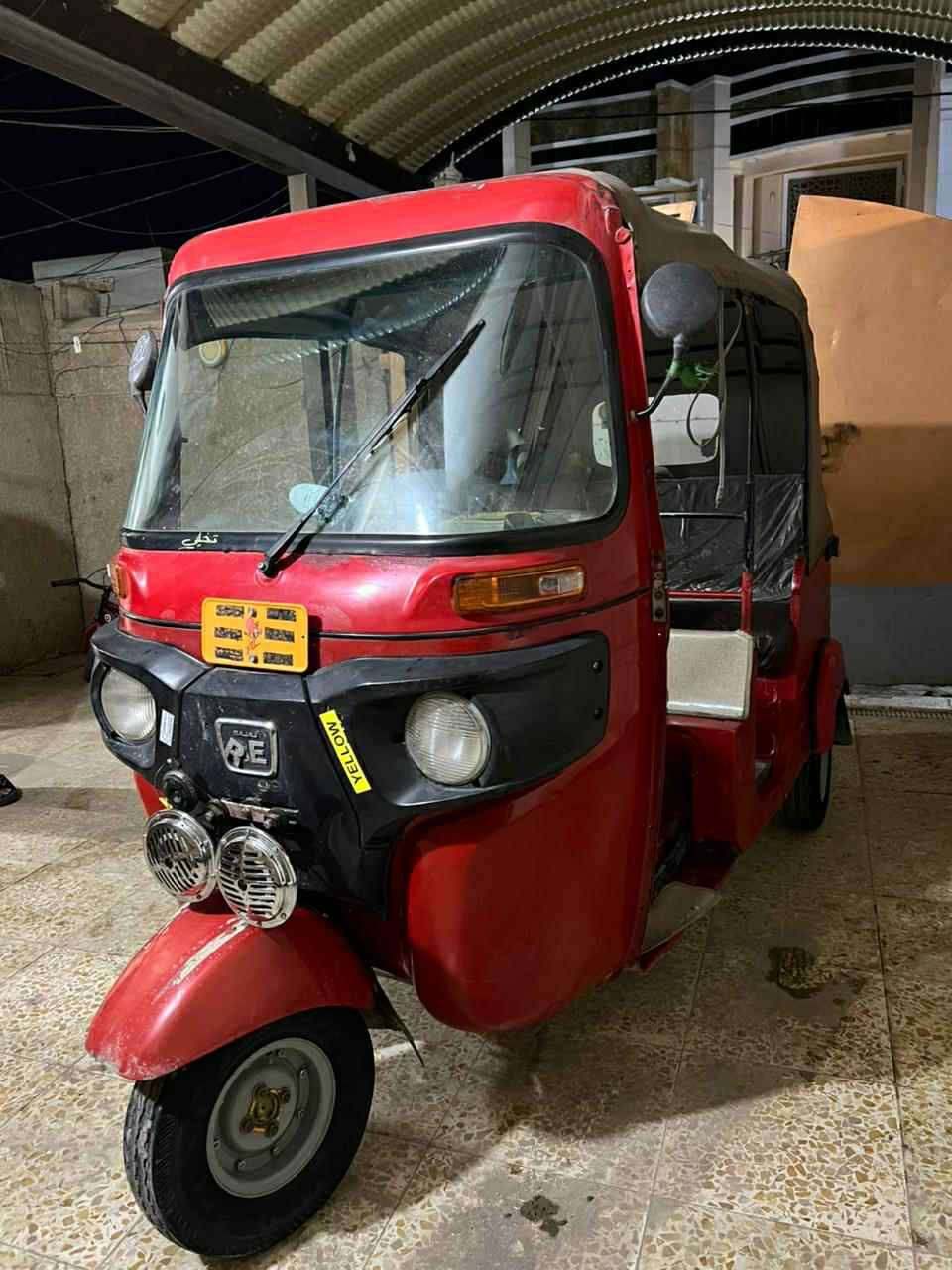 تكتك 18 شهر5.  رقم ونسويه نكليزي كلشي ما معمر بس دوس باقي كفاله ي نقص ما بيه كبل لشارع سعره 5ونص وبيه شي قليل*********** مكان محموديه
