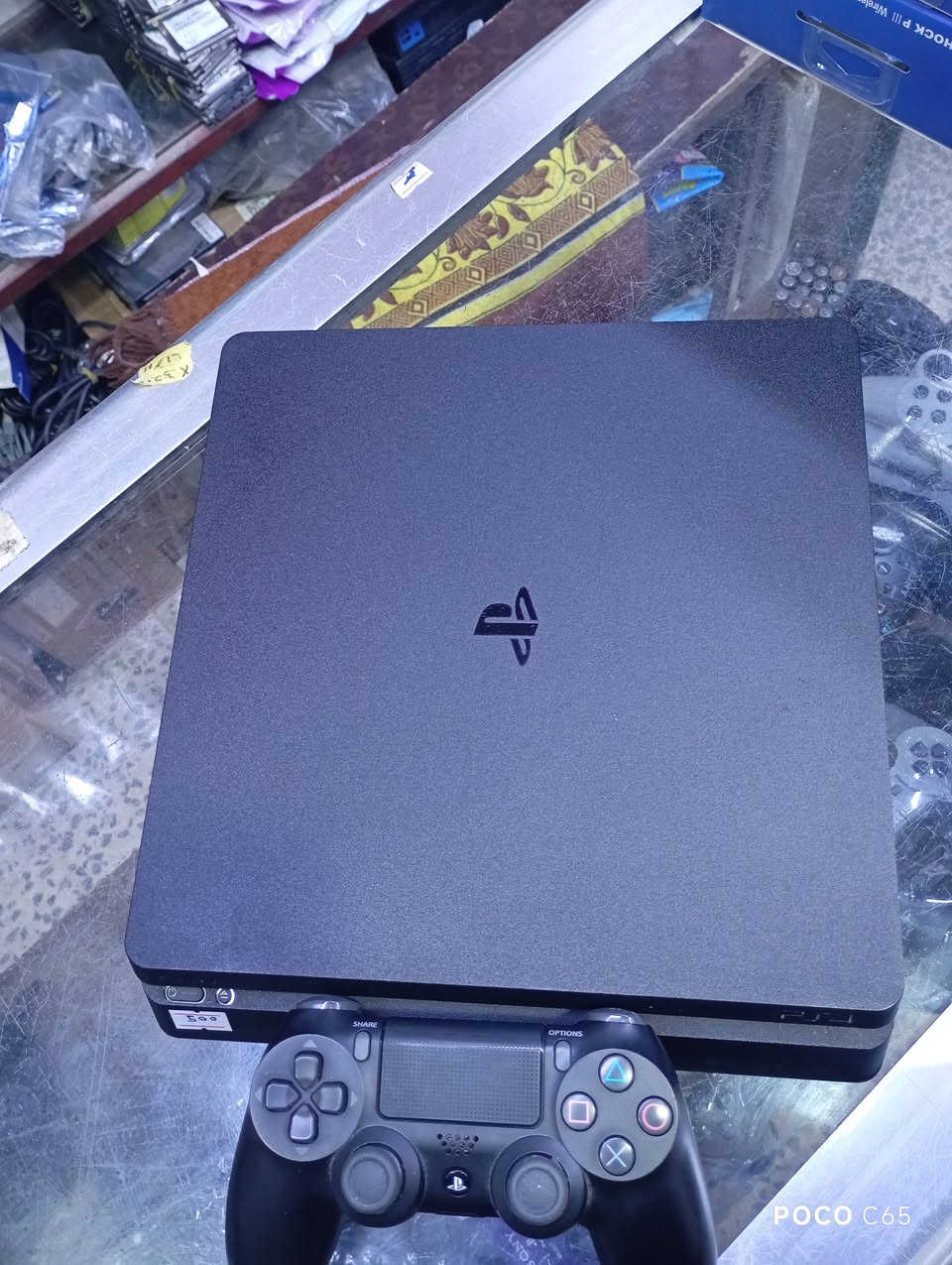 سلام عليكم
بلي فور اسلم للبيع 
نضام 9 
هارد 500 
هكر قرص خمس ثواني يفتح هكر
مع كامل ملحقاته يده ايجدي بور شاحن يده للعم ياتي معه يده واحدة العنوان الموصل دواسه عمارة القدس 
الاستفسار *********** واتساب او فايبر
