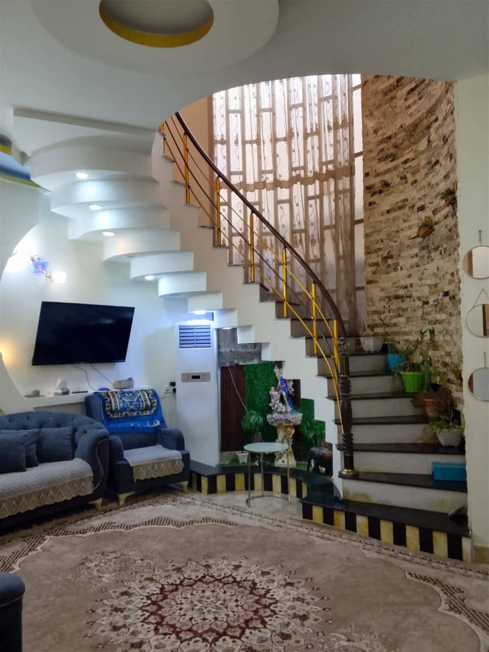 بيت طابقين  للبيع دوانم المعمل 
اول فرع بعد سياج المعمل (فرع صيدلية الندى ) 
المساحة 200 . 10 ×20 
اربع غرف 
للاستفسار أكثر زورو مكتبنا ركن الافراز مقابل ركن الخضراء  او الاتصال على الرقم ***********
#عشتار_للعقارات_واشراف_البناء

