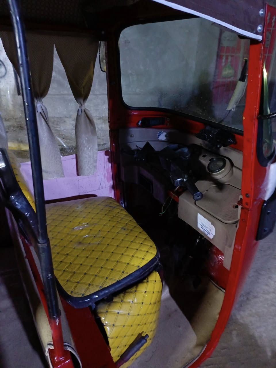 سلام عليكم تكتك للبيع مديل 17 تكتك خير من اللة معمرة عام تكتك جاهزة للشغل اوراق المصطفى السعر 3300 العنوان بغداد الفضيلية الرقم ***********
