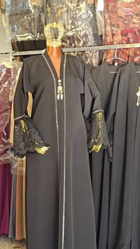 مصمم أزياء • كرم • الخفاف