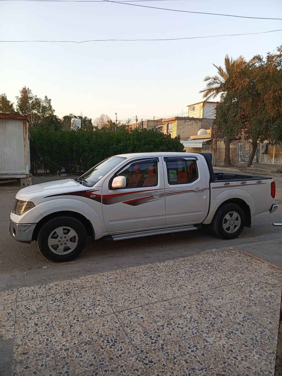 السلام عليكم
بيكم نيسان نيفارة 
موديل 2010
رقم بغداد بسمي 
سنويه 2028
گير وتماتيك 
محرك مبدل طابوكه 
جديد لاتبخير ولاتنقيص
بيهه قطع صبغ باب وجاملغ 
صدر جديد
 تخم تاير جديد برجستون 
تبريد ثلج 
مكاني بغداد 
السعر 105 $
***********
*********** واتساب
