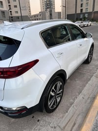 شباب  سياره سبورتج مديل 2021 خليجي مكفولة السيارة بدون حادث فول السيار...
