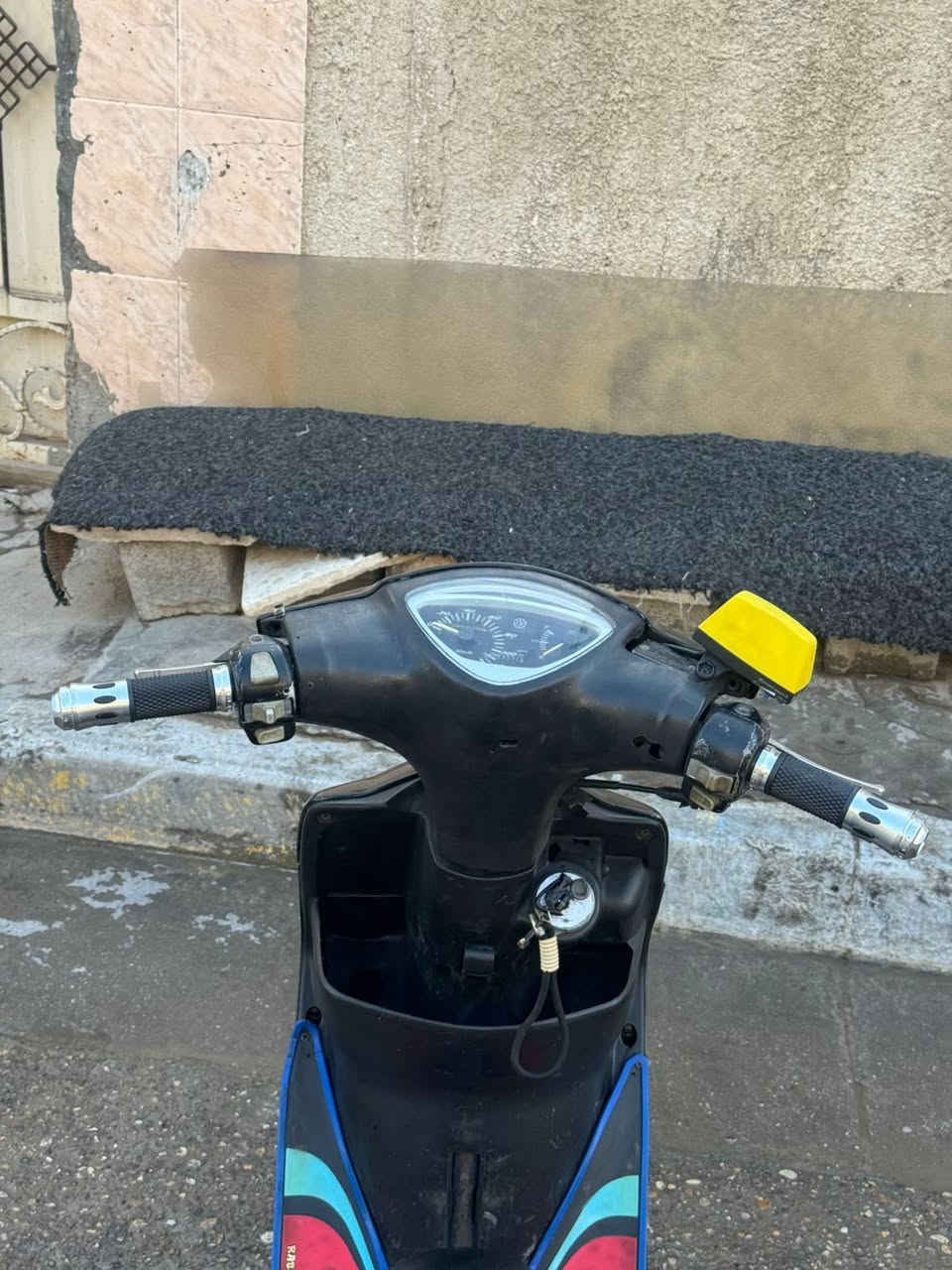 سلام عليكم دراجه ماكس عدله للبيع دراجه خير من الله حلوه مكينه ناعمه مستعجل على بيعته وذا مراوس بدراجه حلوه عنوان بغداد الاعضميه تفاصيل خاص رقم ***********
