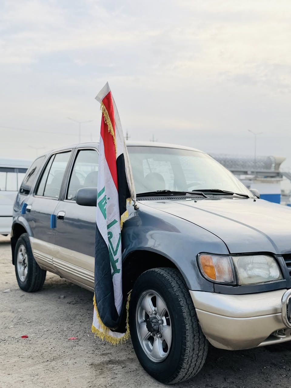 السلام عليكم سبورتج 1993 للبيع🇰🇷🚗
المحرك مفتوح الكير عادي فور ويل 4X4

رقم بغداد انكليزي تحويل مباشر 

سنوية الى 31 السياره جاهزه من جميع النواحي 

كهربائات شغاله لايت شغال كامره شغاله 

تخم تاير صدر جديد 

📍مكان السيارة بغداد 

السعر :- 34$ وبيها مجال 

📞***********
