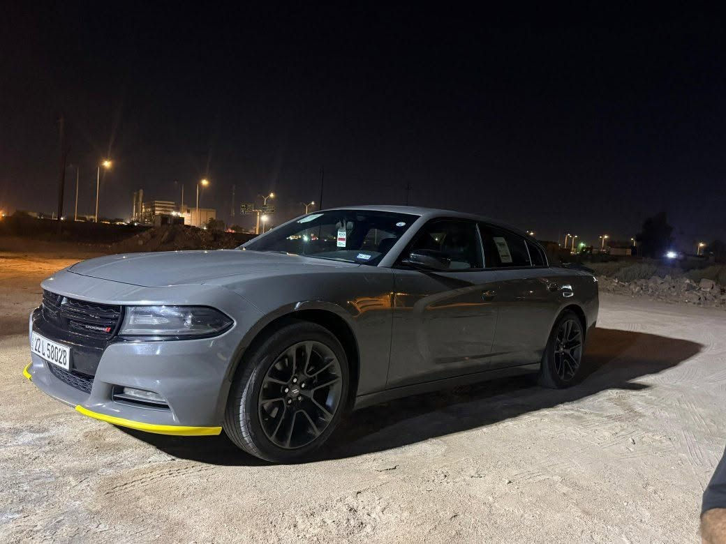 السلام عليكم 
جارجر 18. sxt
وارد كندي كفاله عامه من حادث من فتح
بيه مكانات كارت فقط
 V6 
SXT
فتحه سقف
شفتات ستيرن 
شاشه كاربلي وسط
كامره خلفيه مع حساسات
اسبورتات 
كرسي كهرباء 
مزوده مضخمات صوت دمامات
تدفئه بلمري الجانبي
ويلات اسكات موبر 
تشغيل عن بعد
ترحيب
عنوان البصره المعقل 
للستفسار ***********
السعر 217
وبيها قليل مجال عنوان المعقل الابله 
***********
