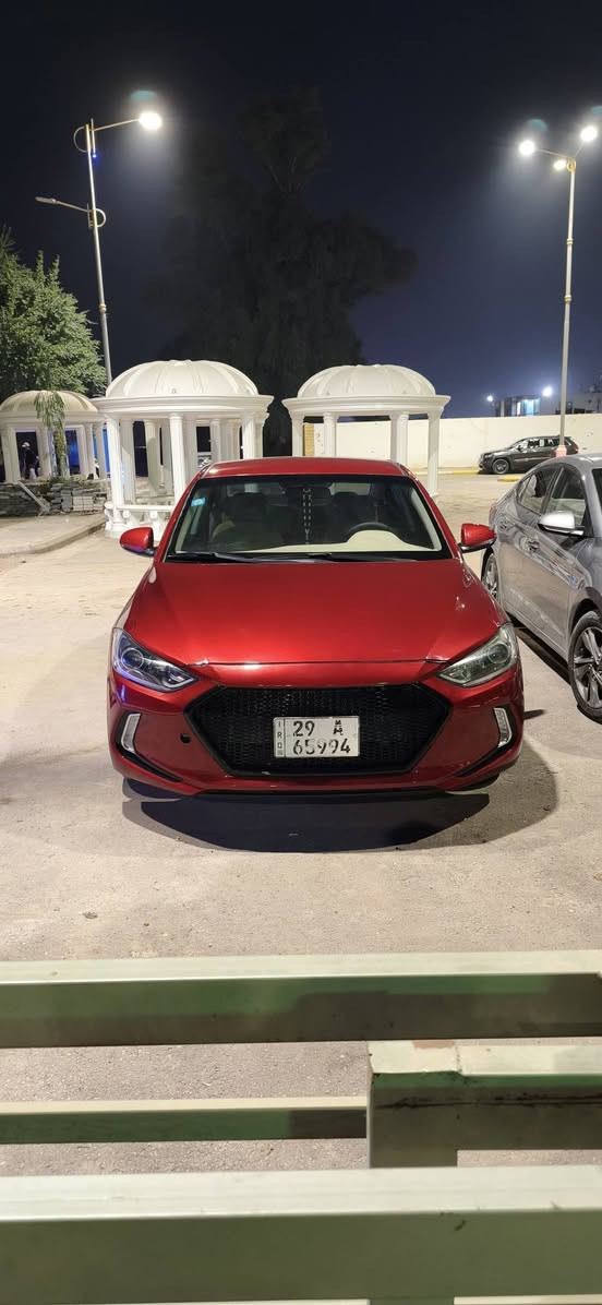 السلام عليكم النترا 2017 وارد امريكي للبيع السعر 127 وبيه مجال واذا مو شراي لا تتصل ***********عنوان واسط رقم سياره واسط بسمي تحويل مباشر كل تفاصيل موجوده بل صور ماشيه 258 ميل شادله كير جديد حاويه لايت زنون سياره ما بيه كل نقص كامله
