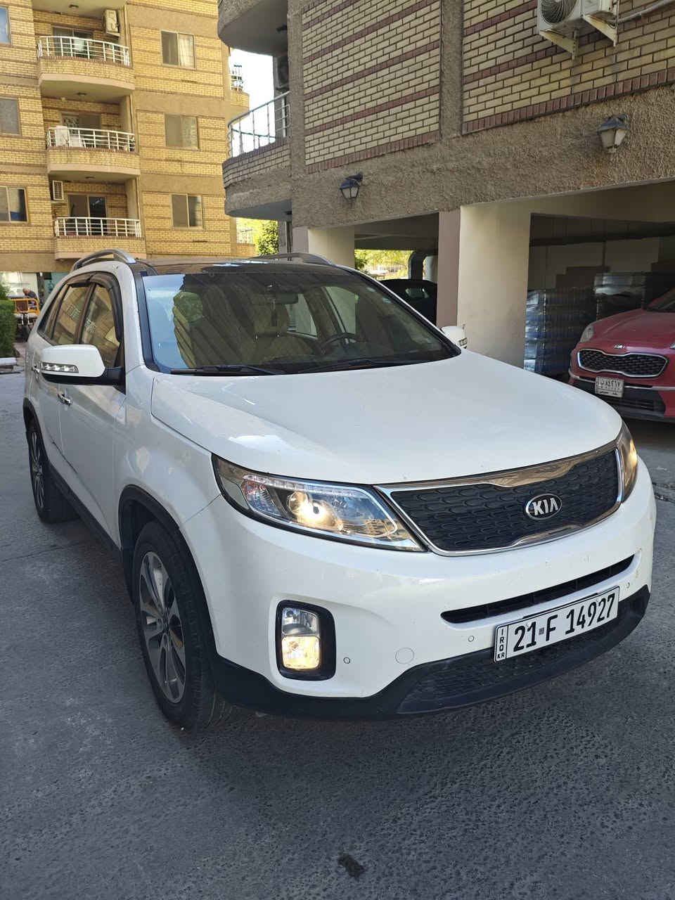 السلام عليكم
سورينتو 2103 شكل 2015 خليجي، 6 سلندر 3500 ما مفتوح ، 7 راكب، رقم شمالي باسمي تحويل ثاني يوم .
الرقم الجديد سنوية لغاية / 2030.

المواصفات: لون أبيض، بانوراما، كشن كهربائي، تحكم ستيرن، كروز سرعة، موسيقى الترحيب، لَد باب أمامي، بيبان بصمة، بصمتين تشغيل، نظام ECO، حدادية جديدة، اطارات جديدة، فانين محرك + فان تبريد، تبريد 3 قطع، دوشمة جلد وتغليف، شاشة لمس، لَد أمامي أبيض ولايت زينون ومرايات شفط .

:- بيها اربع قطع صبغ 
. عداد السيارة: 140 ألف
 السعر 167 وبيها مجال . 
السيارة للبيع فقط مكان السيارة بغداد 
***********
