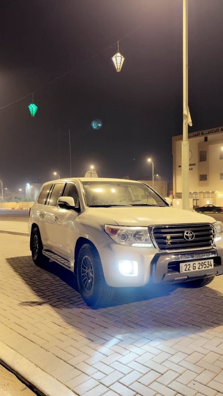 لاندكروز كاز  2010 مصفحه ومفتوح تصفيحها 
رقم اربيل  هزه جديده  وسنويه لل2030 
 سياره كامله مكمله تبريد حداده تخم تاير ويل برايد منضومه زنون كامله غرفه جديده كامله دشبول كشنات  السياره كامله بدون نواقص 

***********
سعر 230 وبيها مجال بسيط البصرة, العراق
