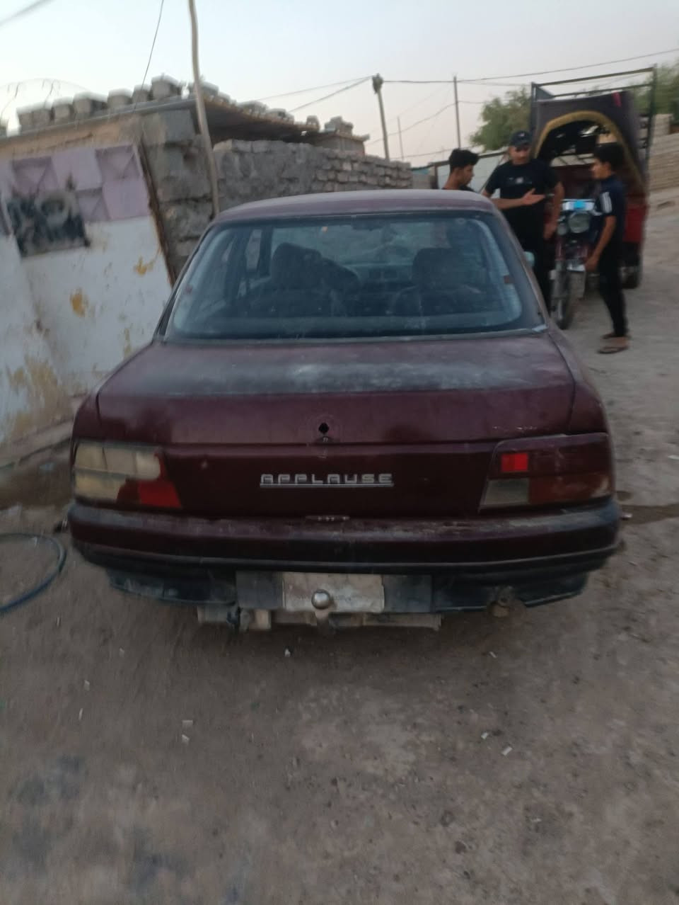 ب700 الف وبيه مجال سياره تشتغل وكلشي مابيه رقم فحص سنويه ***********
