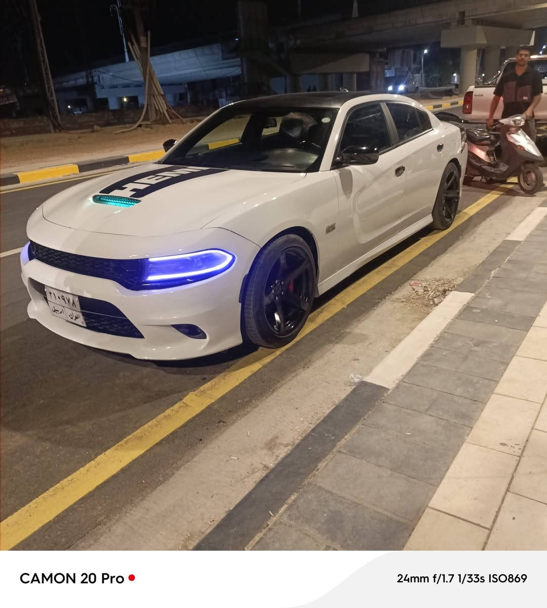 من رخصة الادمن                                    جارجر موديل 2017 
كفاله ماعدا حافة البنيد صبغ
دايتونه SRT  محرك 5700
فول مواصفات فتحه حساس خلفي رادار جانبي 
تشغيل عن بعد كشن حظن كهرابائي تدفئه تبريد
ستيرن كهربائي شفتات تحكم 
شاشه كبيره كار بلي تو ويل ماشيه 124 m 
اكسل ابو القفله كفاله كير محرك اكسل *********** عنوان البصرة ترهم مراوس بجيب  أو اوباما
