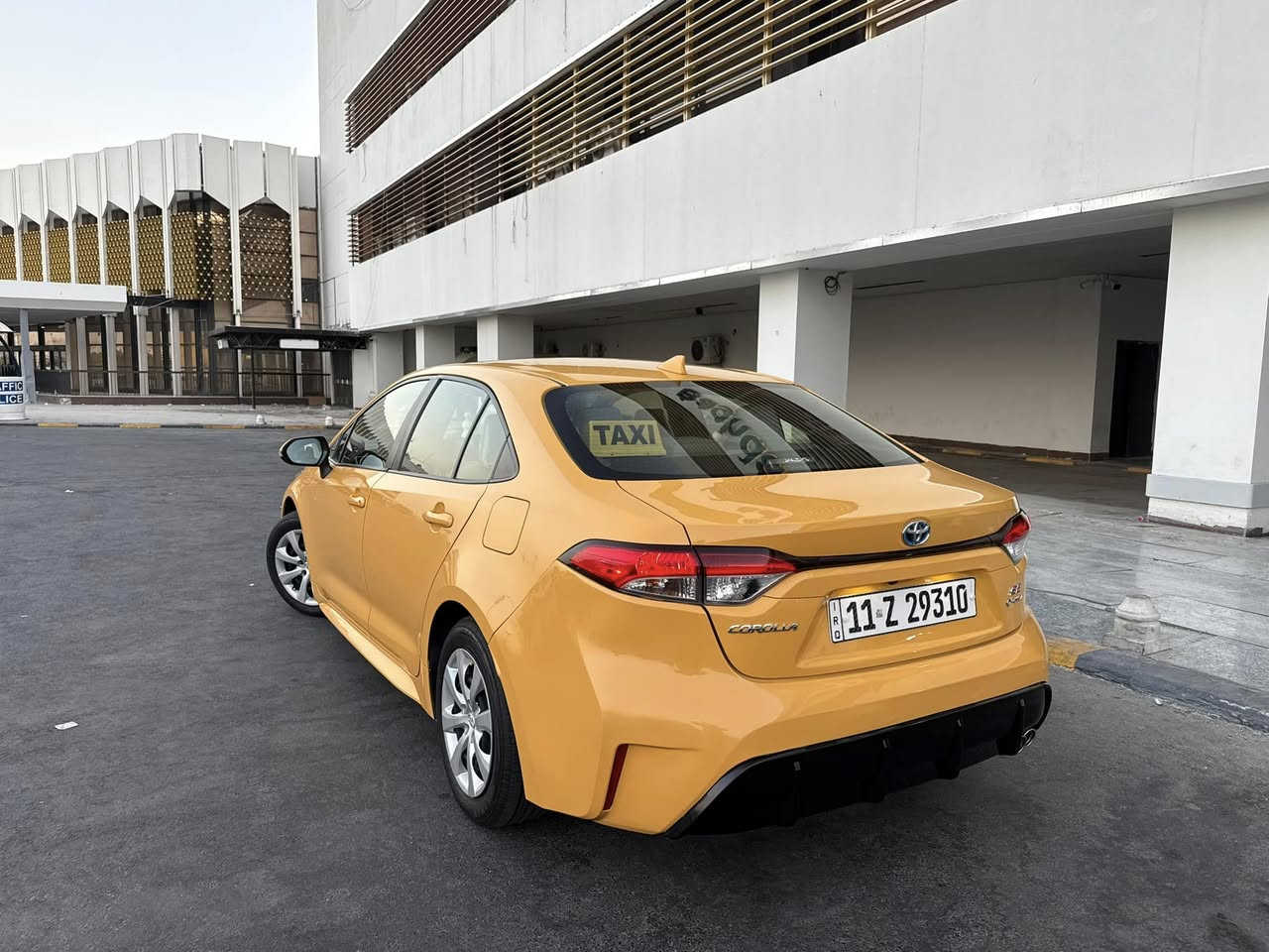 السلام عليكم 
تويوتا كورلا موديل 2023 هايبرد SE
حادثها جاملغ بنيد بدون ايرباك بدون شواصي
مازداتها الاصلية نفسهن السيارة كاملة مابيها نقص برغي
دوشمة عام داخل لونين بصمة السيارة تخم تاير جديد 
حجر + رادار بلادي ماشية 30 
اصفر خصوصي بأسمي السيارة
مكاني بغداد الغزالية السعر 165$ 
 واتساب ***********

