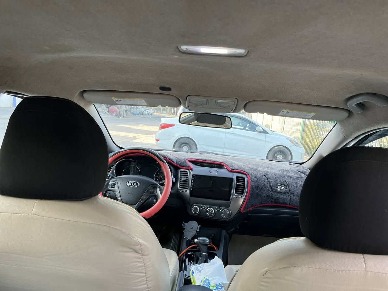 السلام عليكم 
كيا فورتي للبيع موديل 2017 لون ابيض 
سنويه لل 2030 
محرك 2000 دوش كير AT 
تحكم استيرن
 شاشه نظام أندرويد 
كأمره دواره 
حادثها من امريكا جاملغ امامي جهه اليمنى تبديل 
ووالابواب نصف مصبوغات اثر شخط أثناء الحادث وكما موضح بالسونار والصور 
ماشيه 164 
واني مبدل فقط كازكيت بسبب إرجاع الماء من الراديتر إلى الدبه 
ومبدل راديتر جديده ولف حماوه جديد من أثناء تبديل كازكيت 
السعر 120$
مكانها النجف 
للاستفسار ***********
