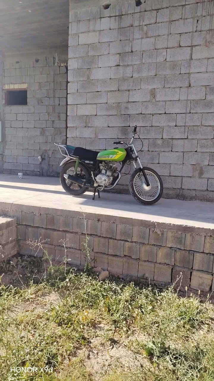سلام عليكم
دراجة 5 كير يراني
شقالة فول سعر 250 بيهة مجال قليل
 @إشارة


**إذا كنت صاحب هذا الإعلان وتريد حذفه لأي سبب، رجاءا أرسل رسالة إلى الدعم الفني**