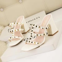 حذاء كعب • مريح وخفيف • مقاسات 37-41