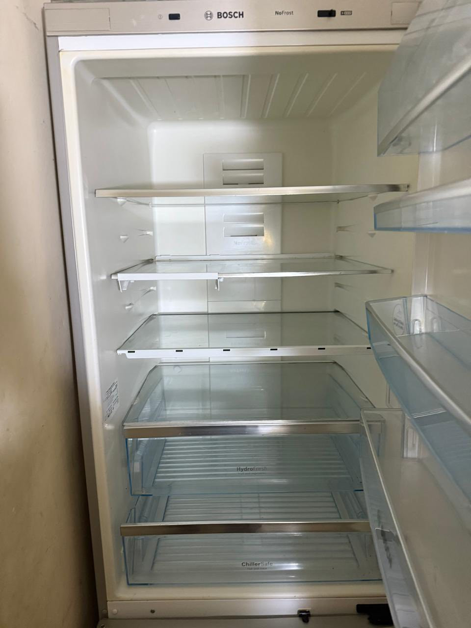 سلام عليكم ثلاجة للبيع ١٦ قدم  مكان كربلاء حي النصر سعر ٥٠٠ رقم الهاتف  ‭ ٠٧٨٦ ٣٥٥ ٩٥٨٨‬
