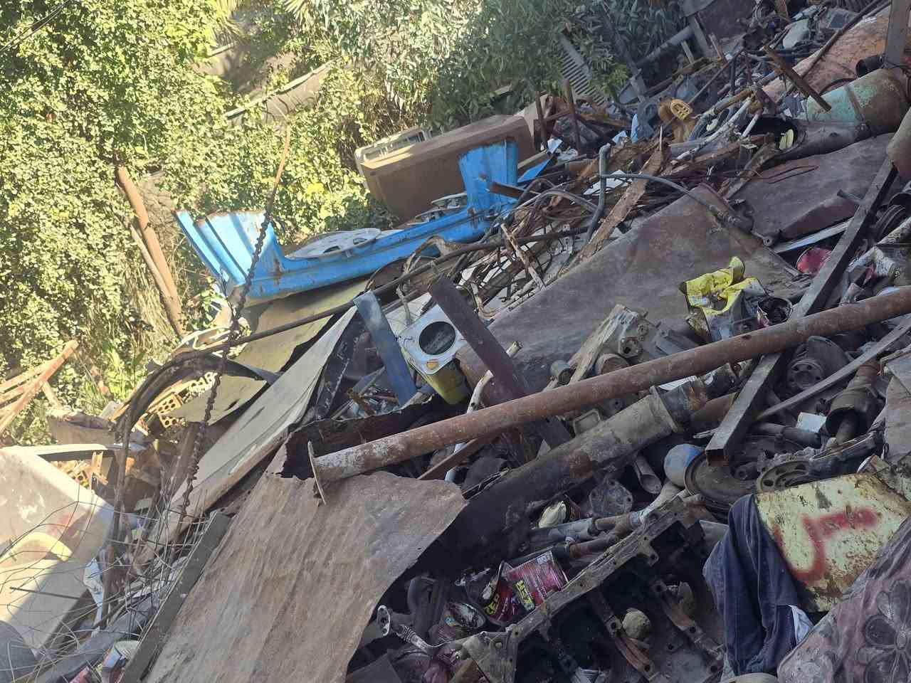 حديد للبيع مع موالدات مخبوط خبط ابيع شلع  مكان بابل ***********
