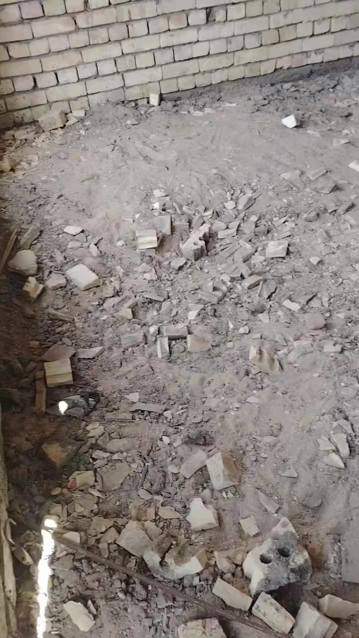 شغلي تنظيف البيوت وحدل سبيس وصب البيوت وتفليش وتنزيل إنقاذ وتصعيد مواد عله الضهر قلع اشتايكر وتنزيل***********
