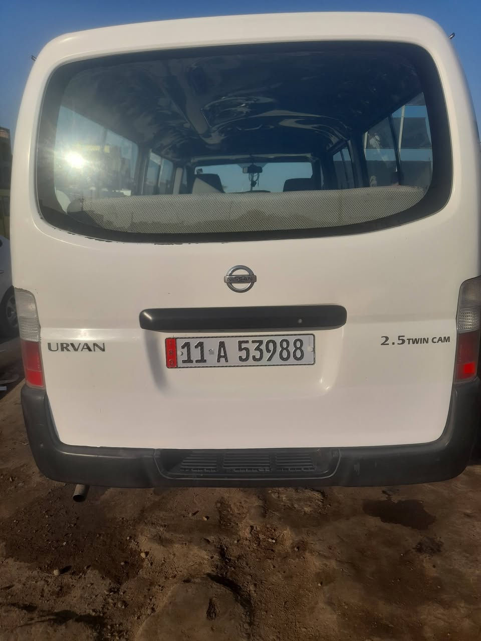 السلام عليكم سياره نيسان اورفان سعر 120 وبيها مجال بغداد  مدينه الصدر هاتف ***********
